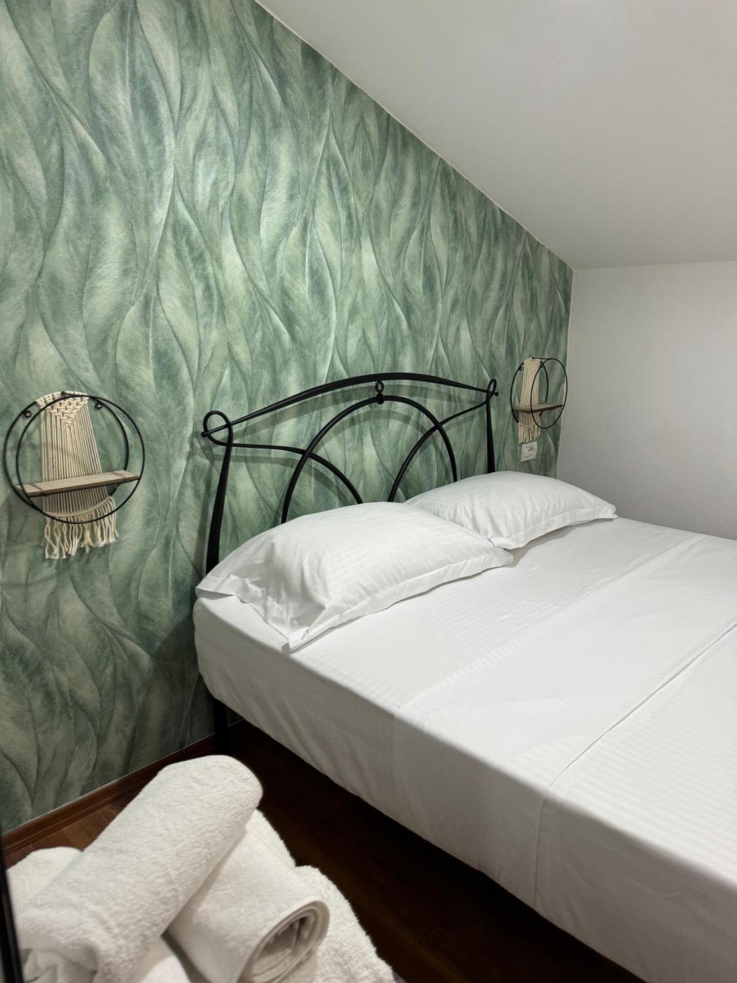 Guest House Himaj Berat Eksteriør billede